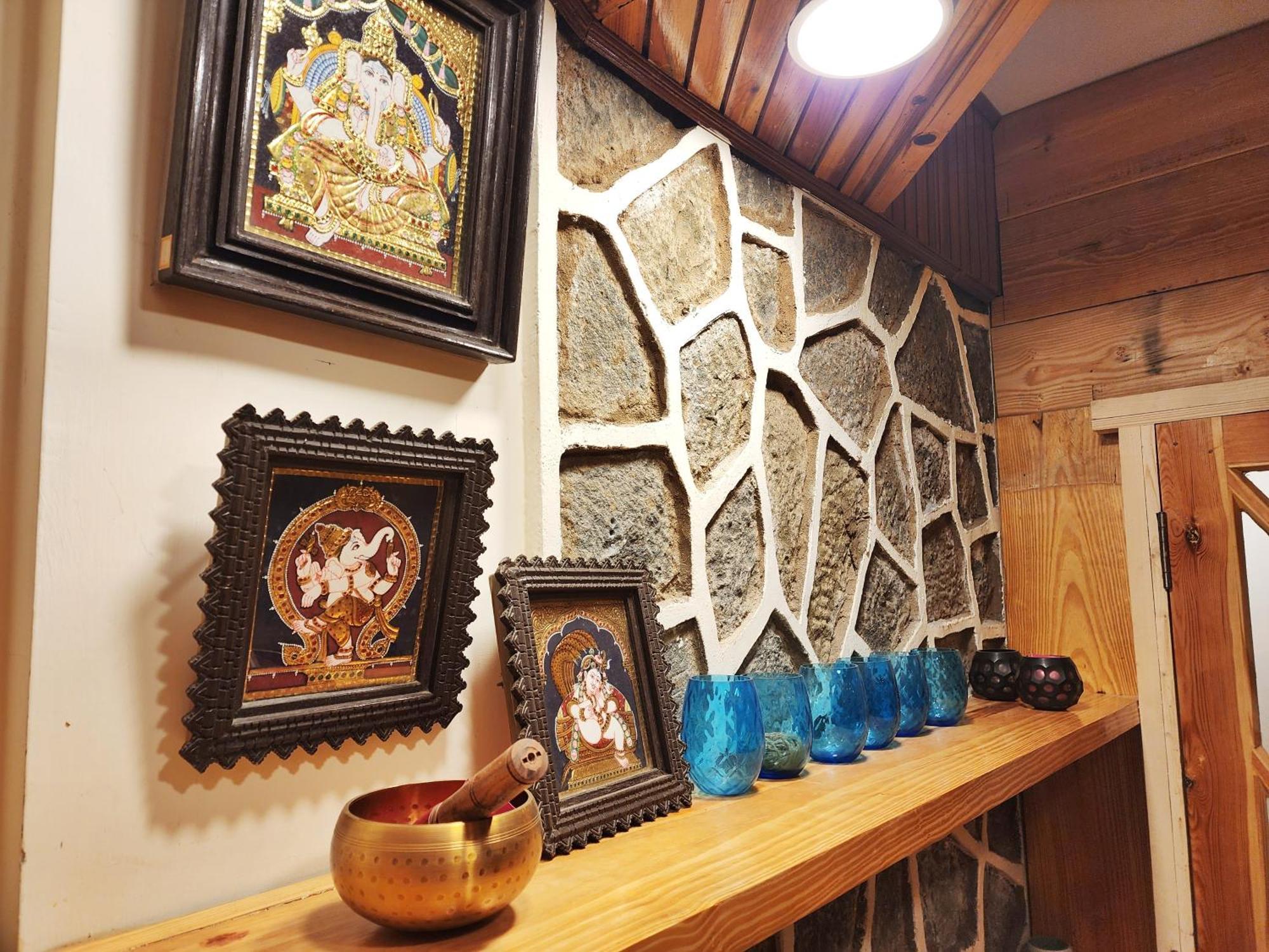 Hotel Pineview Шимла Экстерьер фото