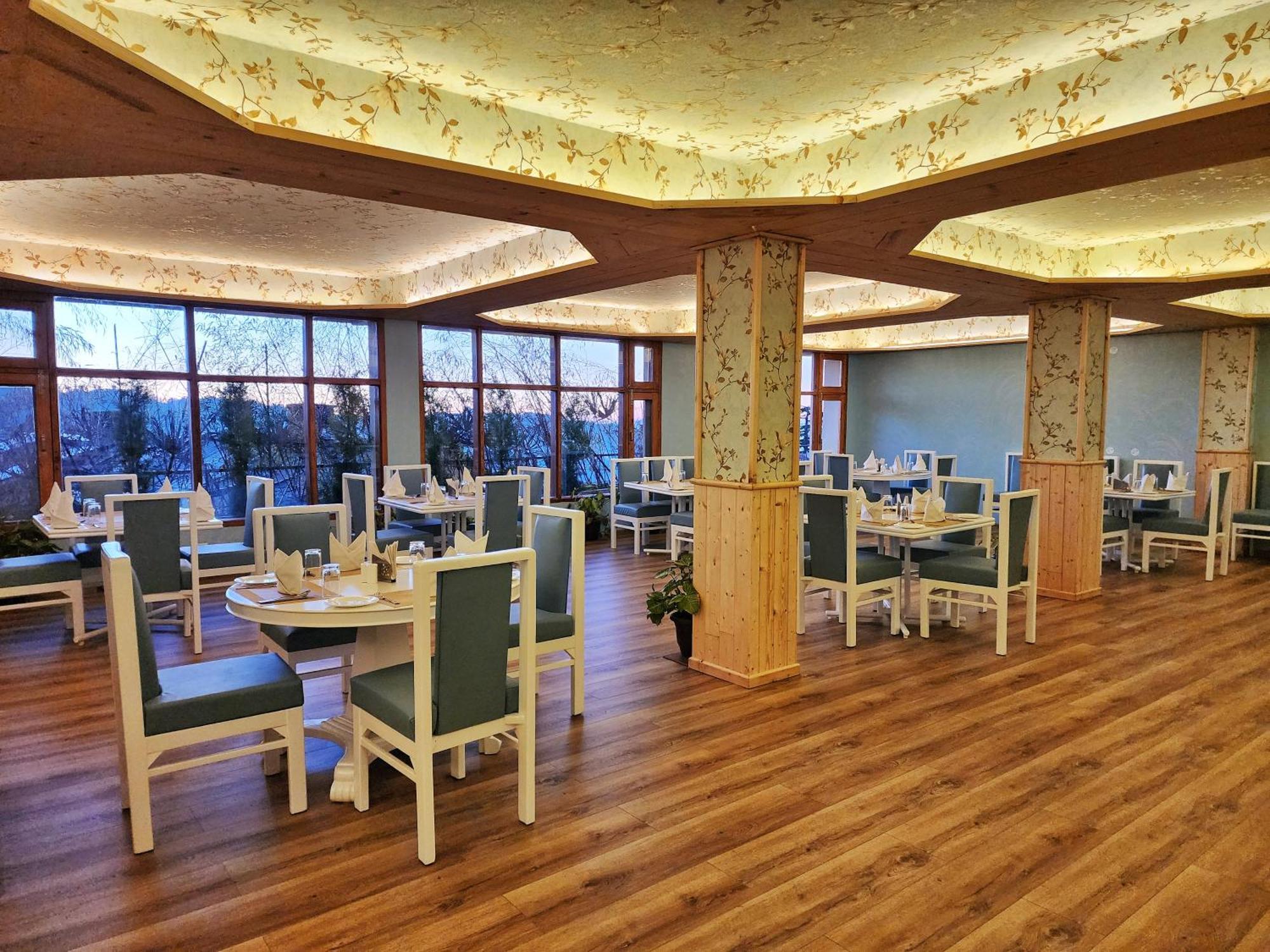 Hotel Pineview Шимла Экстерьер фото