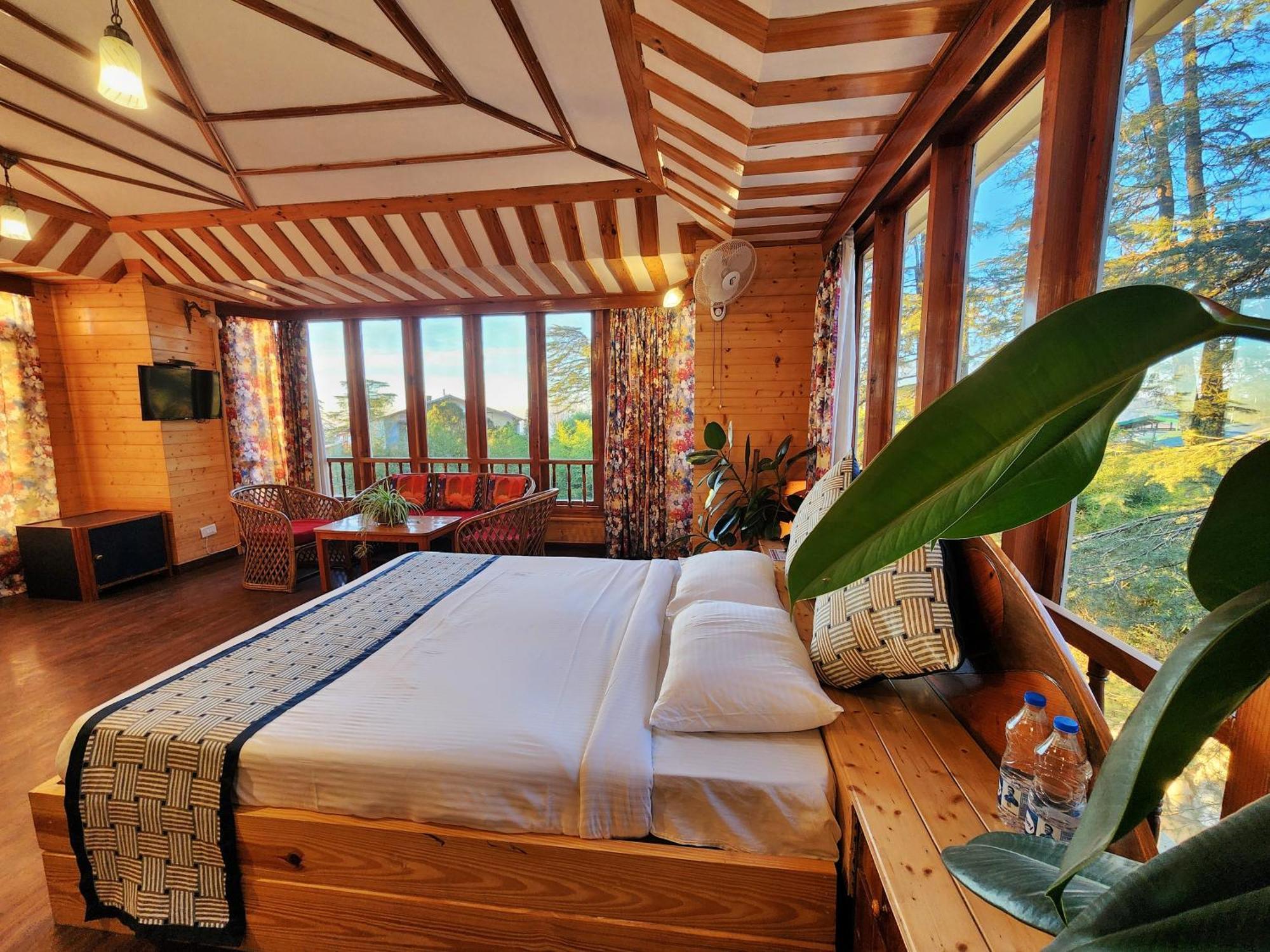 Hotel Pineview Шимла Экстерьер фото