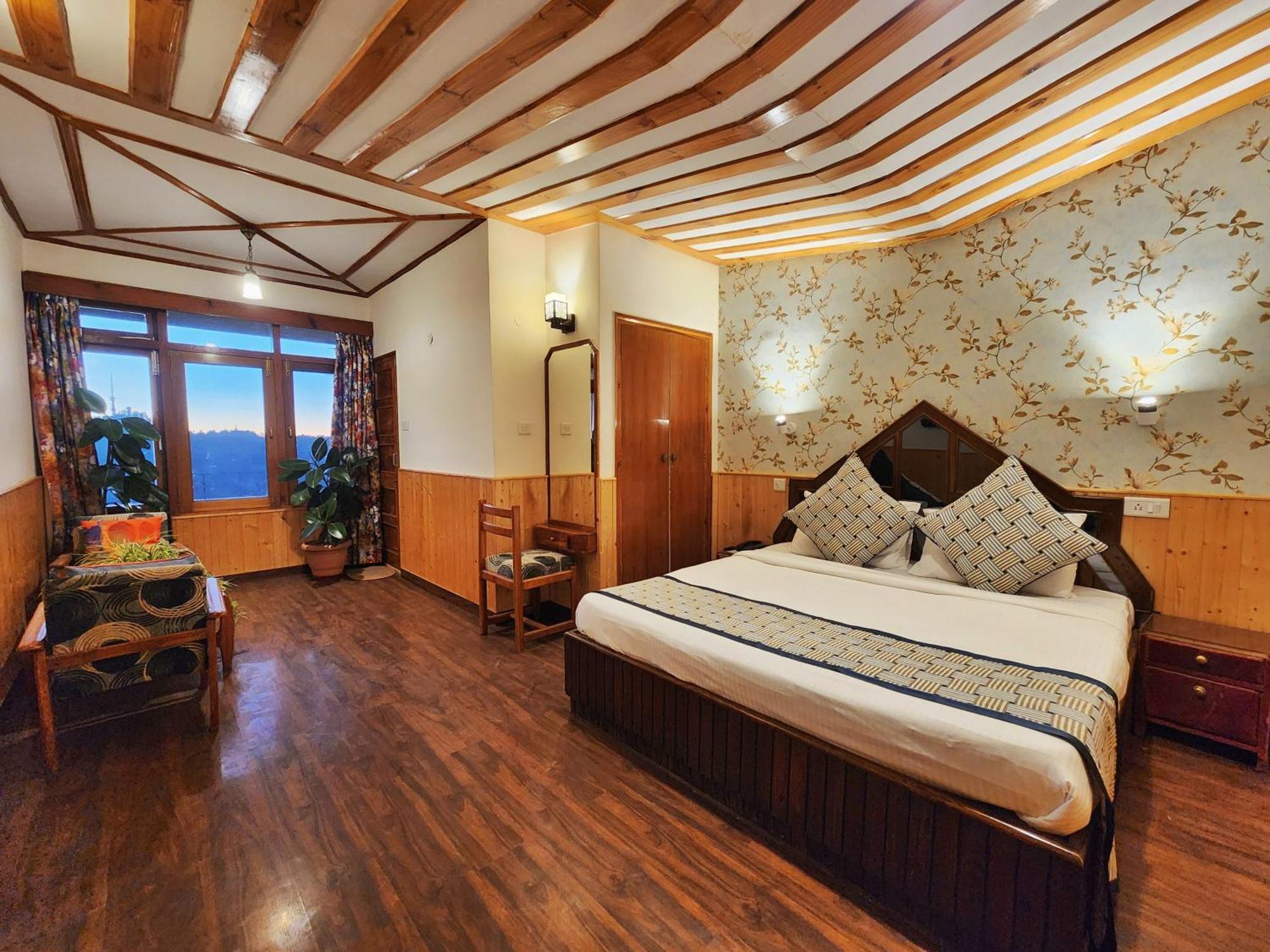 Hotel Pineview Шимла Экстерьер фото
