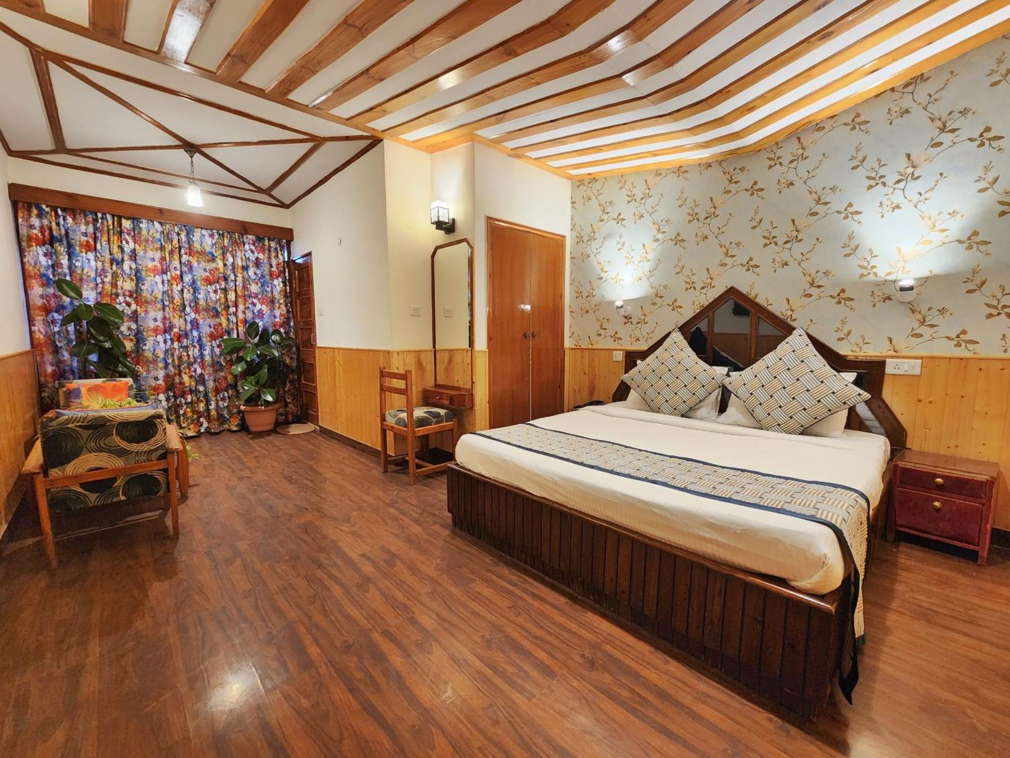 Hotel Pineview Шимла Экстерьер фото
